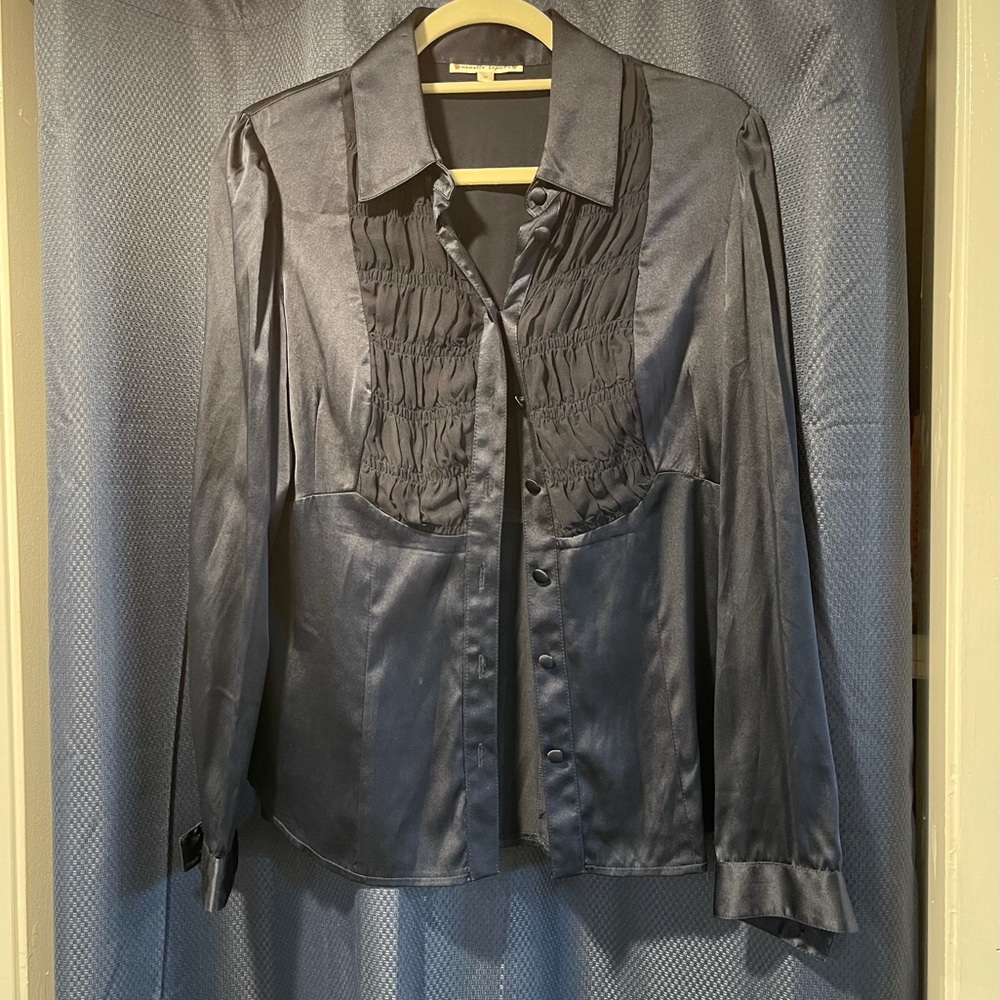 🌸 EUC Nanette Lepore blue silk ruffle tuxedo top